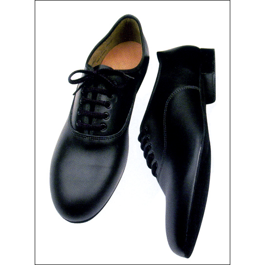 "Fred" 3/4" Men's and Boy's Practice Ballroom Shoe Style #: 181M. Leather Upper With Suede Sole:
<li> 3/4" heel mens practice ballroom shoe
<li> Top quality leather upper
<li> Cotton lining
<li> Suede sole and heel
<li> Metatarsal flex insole
<li> PLEASE NOTE---Wide withs are available only in Boy's and Men's sizes 6-12.5