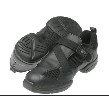 Freed Of London Dance Sneaker Style #: Freed " Cross Trainer ". <li> (Style # UTX -CROSS-TRAINER)
<li> Be Innovative. Be Creative. Be Free with Freed of London.<br>
<li> Comfortable low top leatherand mesh sneaker.<br> 
<li> Rubber split sole.<br>
<li> Padded footbed for added comfort and support.<br>
<li> Elasticated cross fastening.<br>