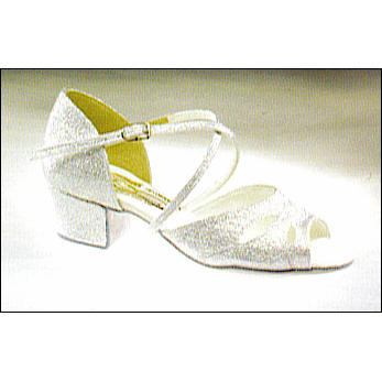 Freed-Child / Young Adult-Ballroom sandal Style #: MEGAN2LX. Leather sandal features Open toe,cross ankle straps,and suade soles.
1-1/2 inch cuban heel. Available in childrens 2.0 thru adults 8.0. *** Note-This is a special order shoe- please allow 4 weeks for shipping.
