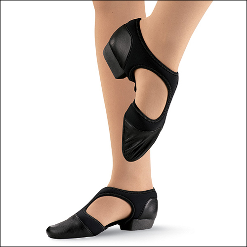Capezio-Flexible Pedini Femme Style #: PP323. The new Pedini Femme by Capezio offers superior comfort and convenience with its patent pending PowerPointe Construction that both shapes and molds to complement any dancer's foot. The new and improved heel and sole offers support and shock absorption while still maintaining flexibility. Neoflex and leather upper.