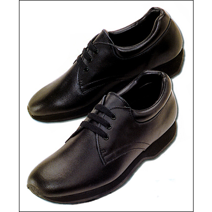 Style Plus -Athletic Style #: ATHLETIC. <li> # 1 Marching Band Shoe in the industry over the last decade.<br>
<li> Uppers made of only the finest quality leather.<br>
<li> Comfort and support features include: padded collar with achilles tendon wrap for maximum comfort and no blisters, very lightweight and durable, removable cushioned arch insert for all the support and fit that any band member requires, a soft tricot lining and a padded toe box round out the many reasons why this is the perfect shoe for any marching band.<br>
<li> The beveled Heel and Toe roll make movement and step execution easier than ever for any band routine.<br>
<li> Offered in individule Women's and Men's sizes for ultimate comfort and fit.<br>
<li> Call us to inquire about group discounts.<br>